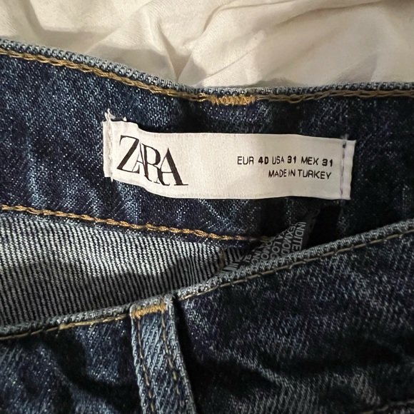 BNWT Zara Embellished Rhinestone Distressed Jeans - Picture 3 of 5